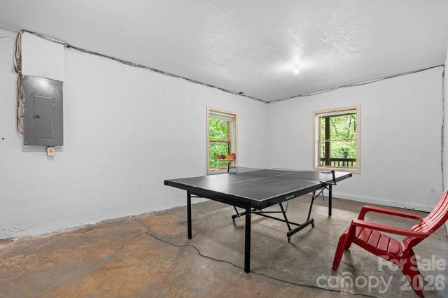 965 Winterstar Loop, Burnsville, NC 28714