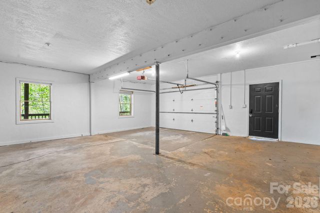 965 Winterstar Loop, Burnsville, NC 28714