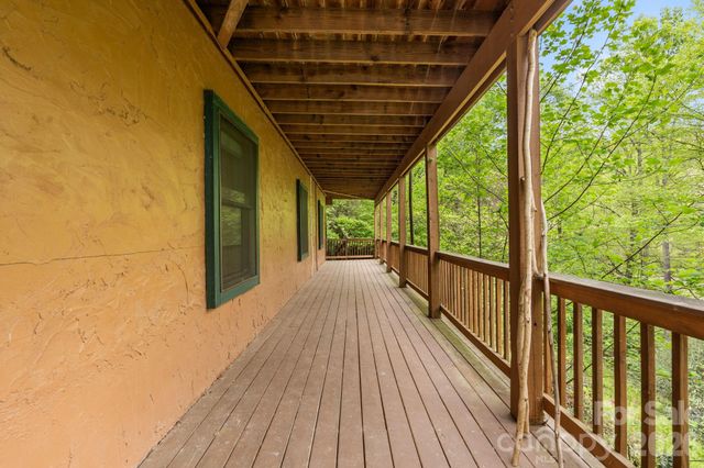 965 Winterstar Loop, Burnsville, NC 28714