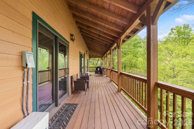 965 Winterstar Loop, Burnsville, NC 28714