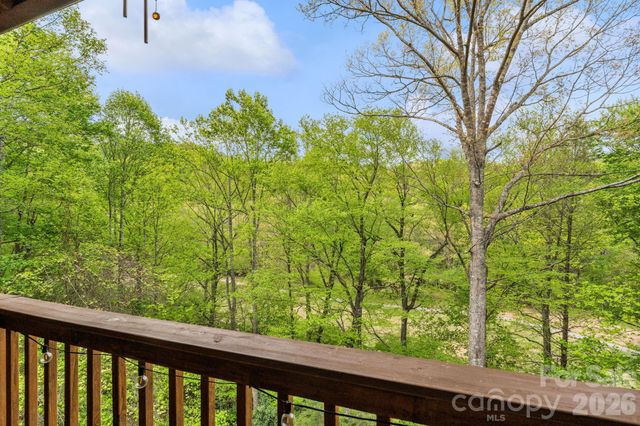 965 Winterstar Loop, Burnsville, NC 28714