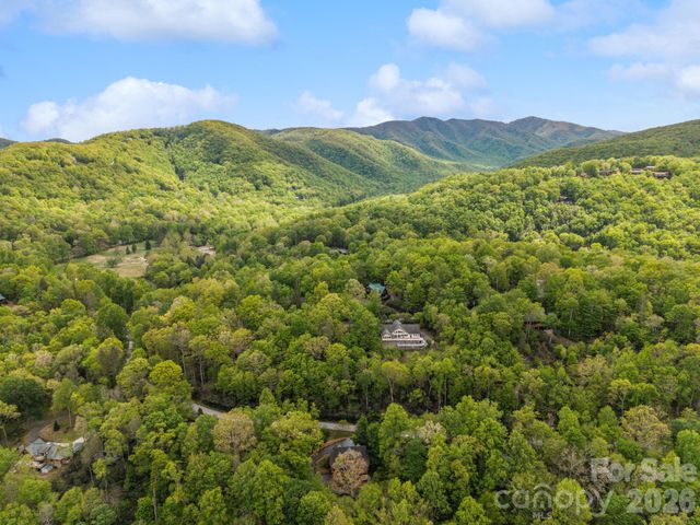 965 Winterstar Loop, Burnsville, NC 28714