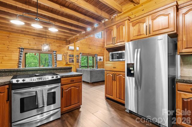 965 Winterstar Loop, Burnsville, NC 28714