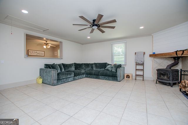 71 Oak Ridge Way, Bremen, GA 30110