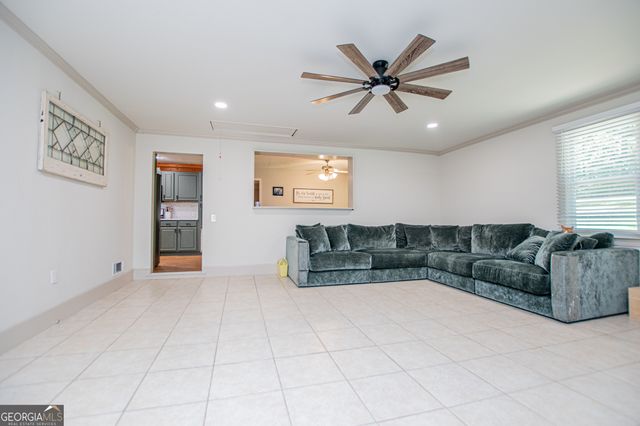 71 Oak Ridge Way, Bremen, GA 30110
