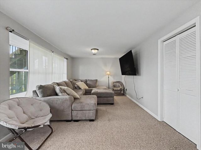 2941 ROBIN RD, York, PA 17404