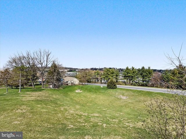 2941 ROBIN RD, York, PA 17404