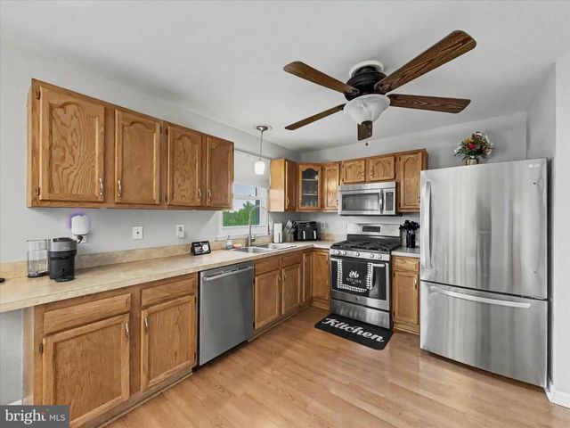 2941 ROBIN RD, York, PA 17404