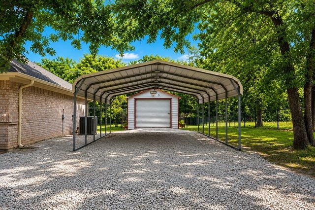 105 Jeremy Lane, Paradise, TX 76073