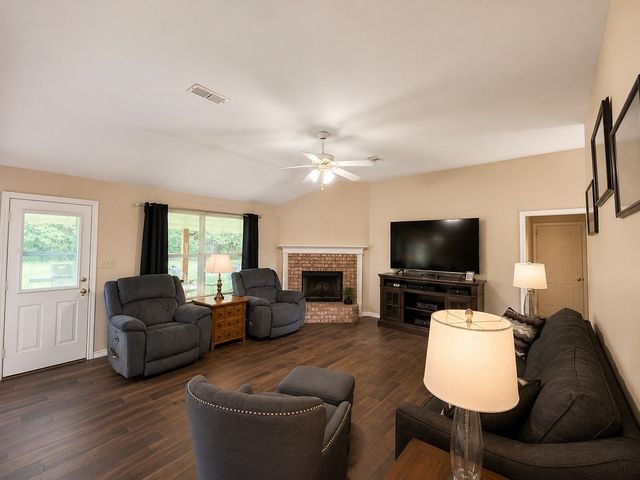 105 Jeremy Lane, Paradise, TX 76073