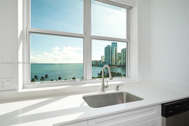 800 CLAUGHTON ISLAND DR 905, Miami, FL 33131