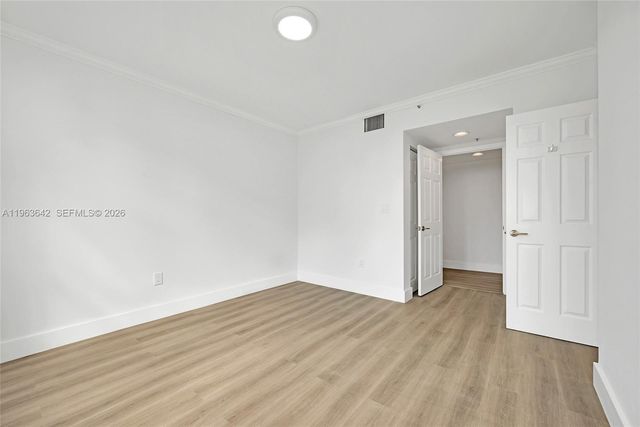 800 CLAUGHTON ISLAND DR 905, Miami, FL 33131