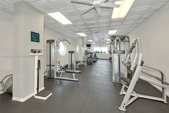 800 CLAUGHTON ISLAND DR 905, Miami, FL 33131