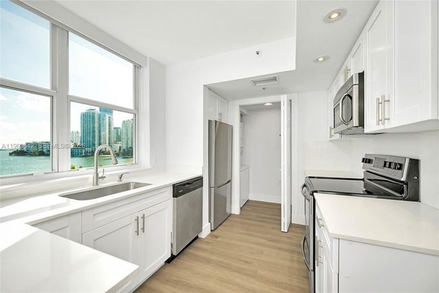 800 CLAUGHTON ISLAND DR 905, Miami, FL 33131