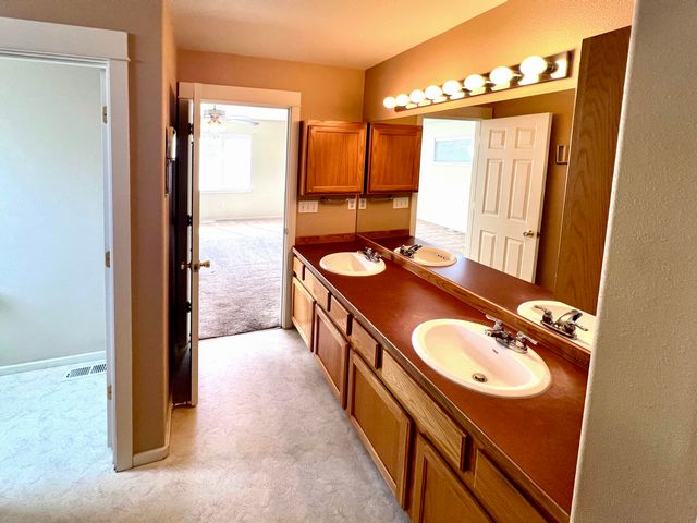 1634 NW Teak Avenue, Redmond, OR 97756