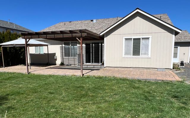 1634 NW Teak Avenue, Redmond, OR 97756