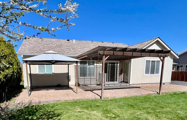 1634 NW Teak Avenue, Redmond, OR 97756