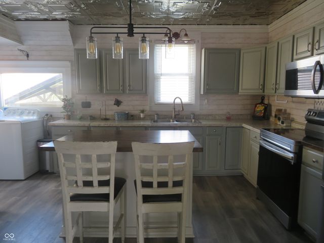 401 N Harrison Street, Alexandria, IN 46001