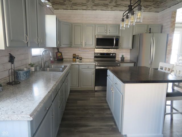 401 N Harrison Street, Alexandria, IN 46001