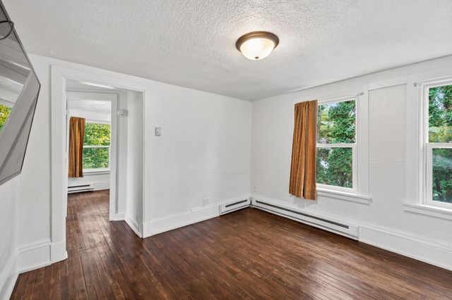 828 Englewood Avenue, Saint Paul, MN 55104