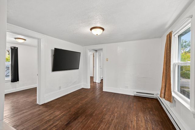 828 Englewood Avenue, Saint Paul, MN 55104