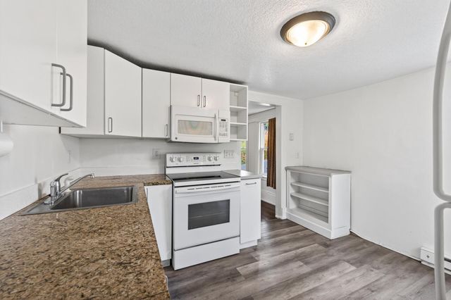 828 Englewood Avenue, Saint Paul, MN 55104