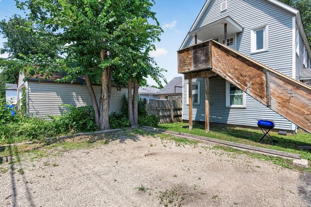 828 Englewood Avenue, Saint Paul, MN 55104