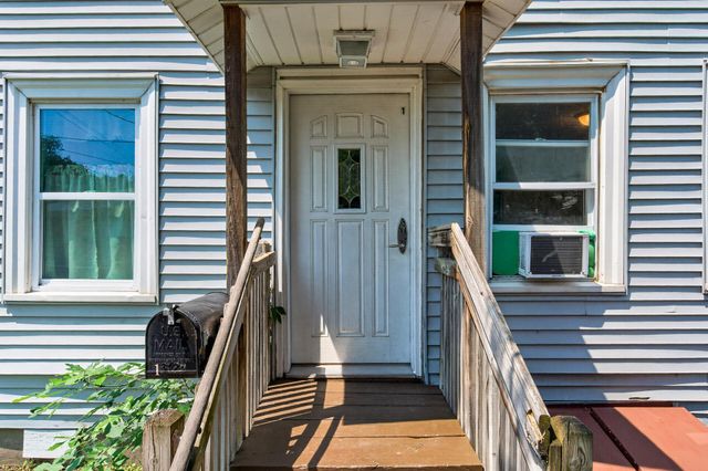 828 Englewood Avenue, Saint Paul, MN 55104