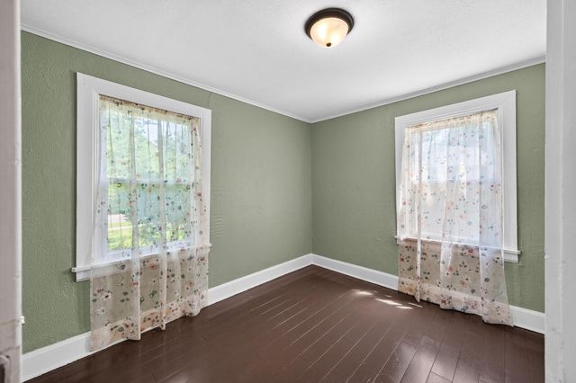 828 Englewood Avenue, Saint Paul, MN 55104