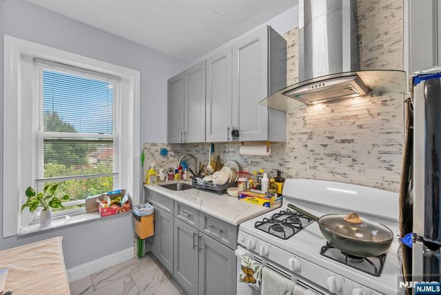 7508 Park Avenue 204, North Bergen, NJ 07047