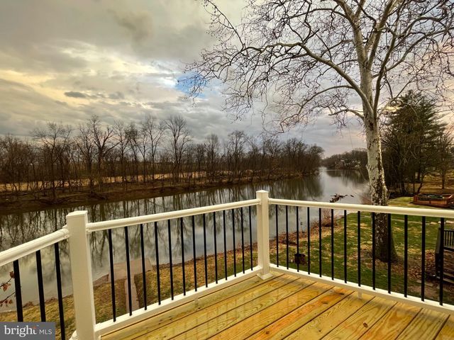 1166 N BROWNS DAM DR, New Oxford, PA 17350