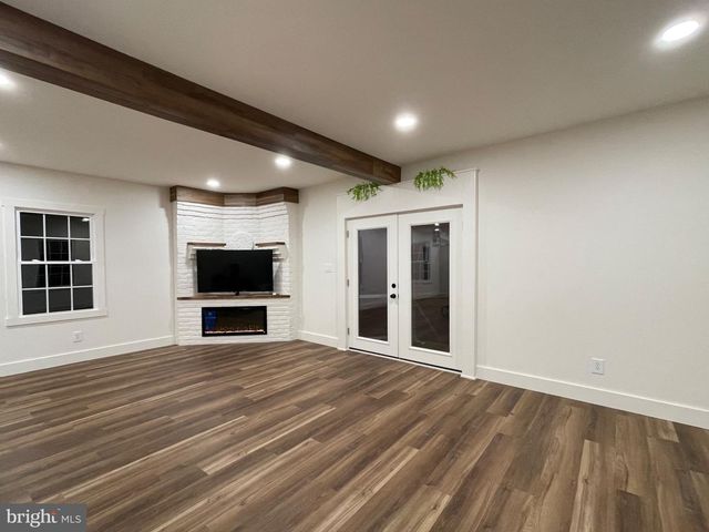 1166 N BROWNS DAM DR, New Oxford, PA 17350