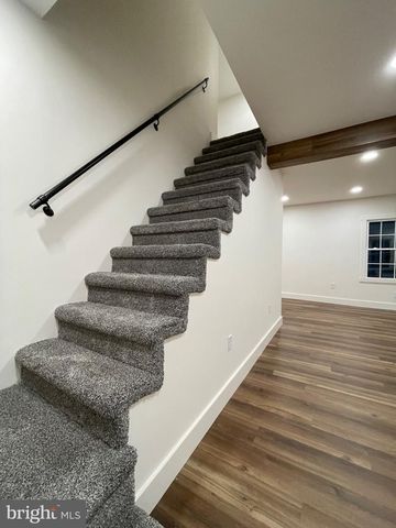 1166 N BROWNS DAM DR, New Oxford, PA 17350