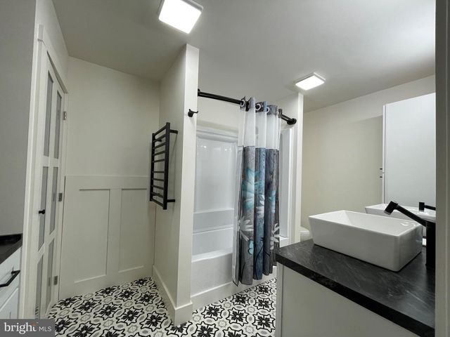 1166 N BROWNS DAM DR, New Oxford, PA 17350