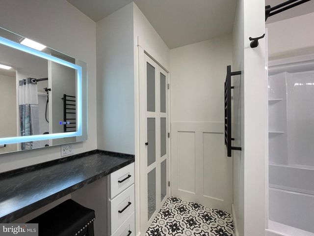 1166 N BROWNS DAM DR, New Oxford, PA 17350