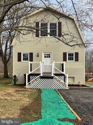 1166 N BROWNS DAM DR, New Oxford, PA 17350