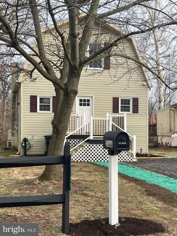 1166 N BROWNS DAM DR, New Oxford, PA 17350