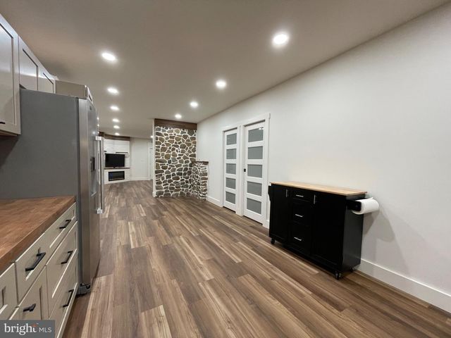 1166 N BROWNS DAM DR, New Oxford, PA 17350