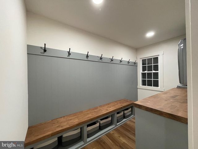 1166 N BROWNS DAM DR, New Oxford, PA 17350