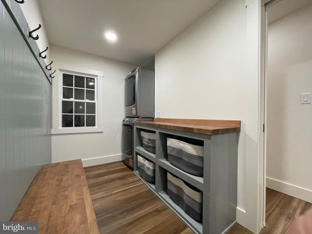 1166 N BROWNS DAM DR, New Oxford, PA 17350