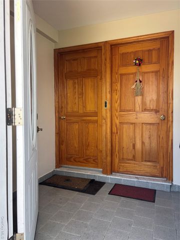 47 Hartwell Place, Woodmere, NY 11598