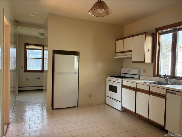 47 Hartwell Place, Woodmere, NY 11598