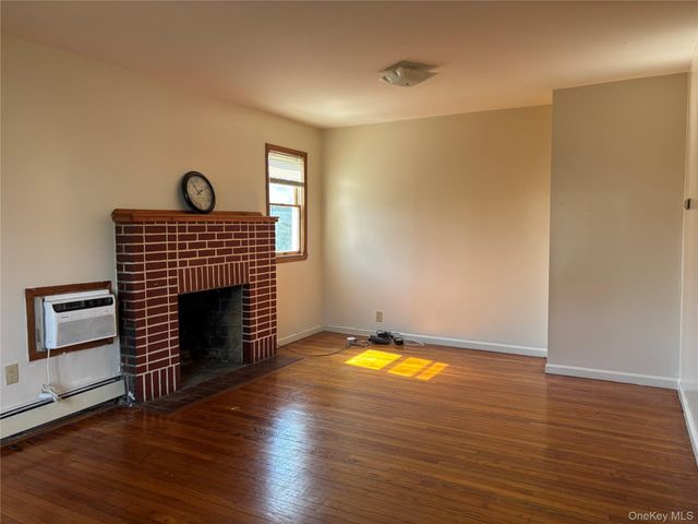 47 Hartwell Place, Woodmere, NY 11598