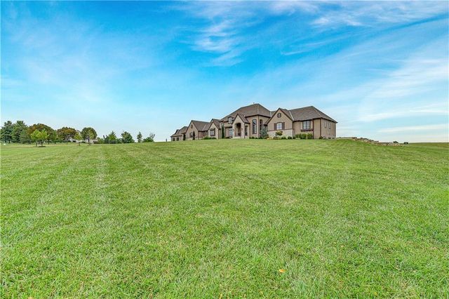 18111 Melrose Drive, Overland Park, KS 66013