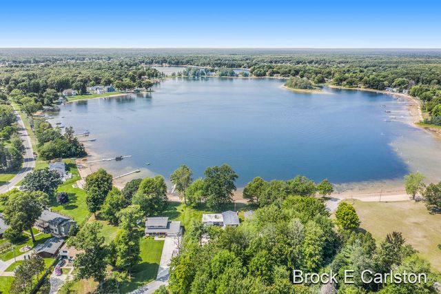 6075 West Street, Dalton Twp, MI 49457