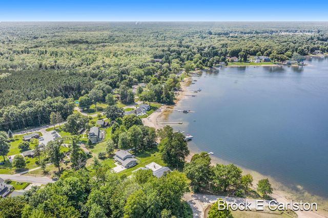 6075 West Street, Dalton Twp, MI 49457