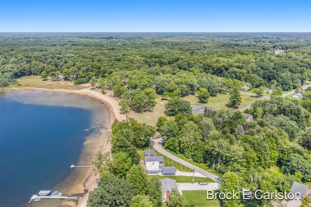 6075 West Street, Dalton Twp, MI 49457