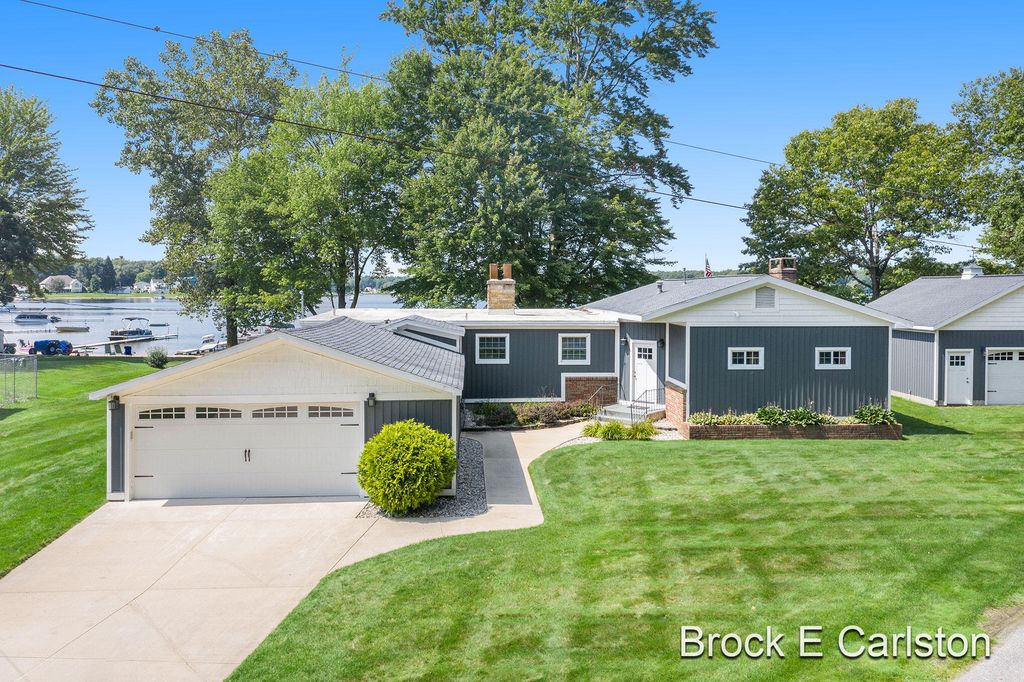 6075 West Street, Dalton Twp, MI 49457