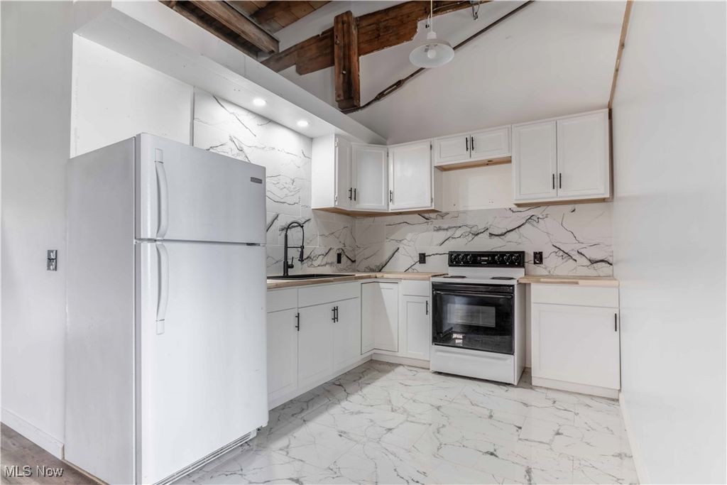 3849 E Lakeside Avenue 203, Cleveland, OH 44114