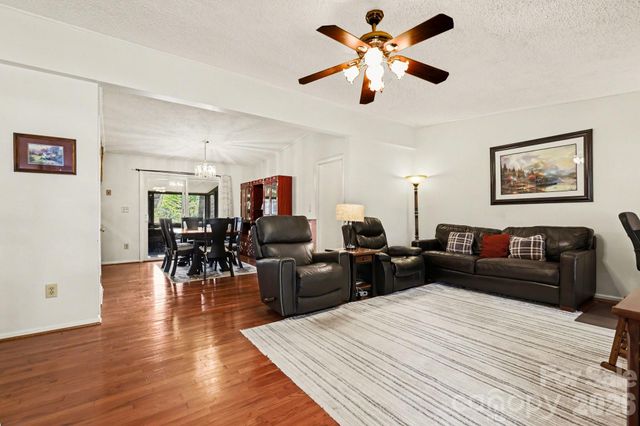 109 Old Bridge Court, Gastonia, NC 28056